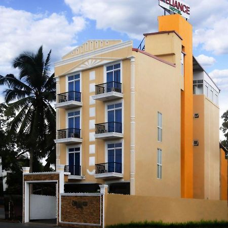 Reliance Hotel Boralesgamuwa Exterior photo