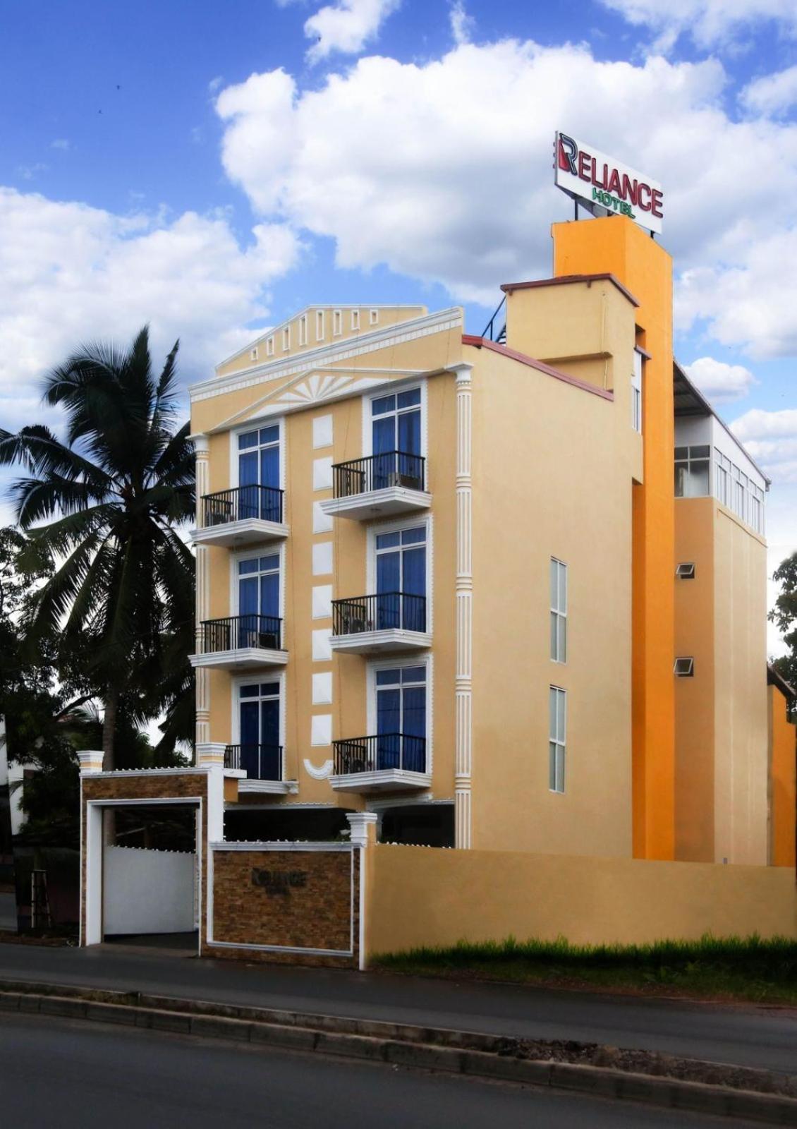 Reliance Hotel Boralesgamuwa Exterior photo